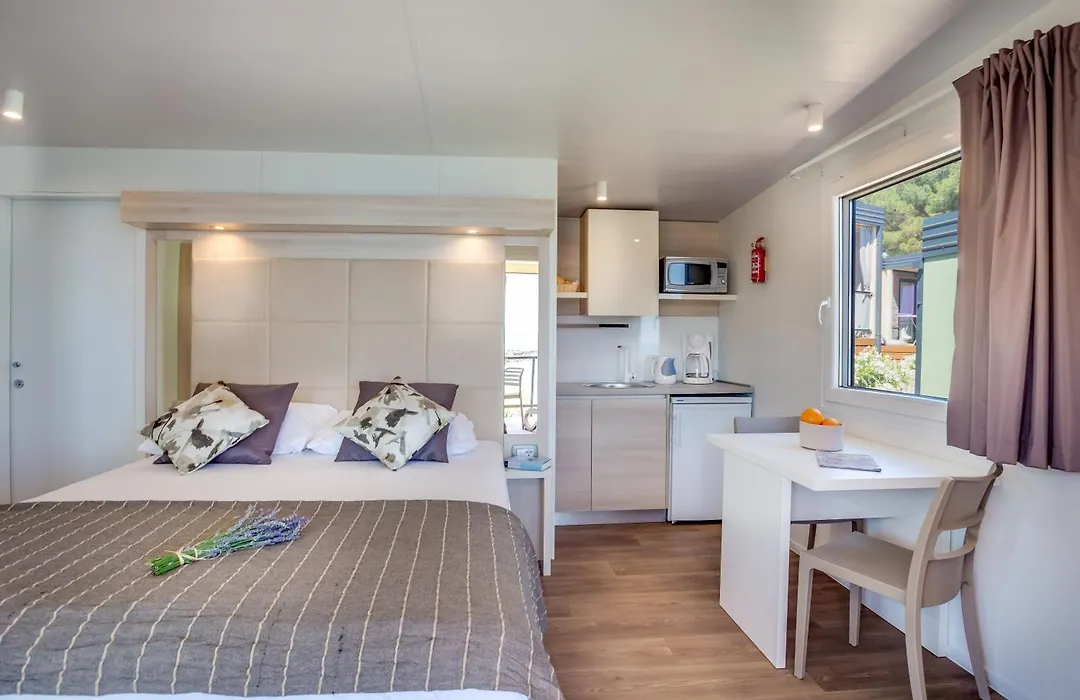 Valamar Camping Jezevac-1